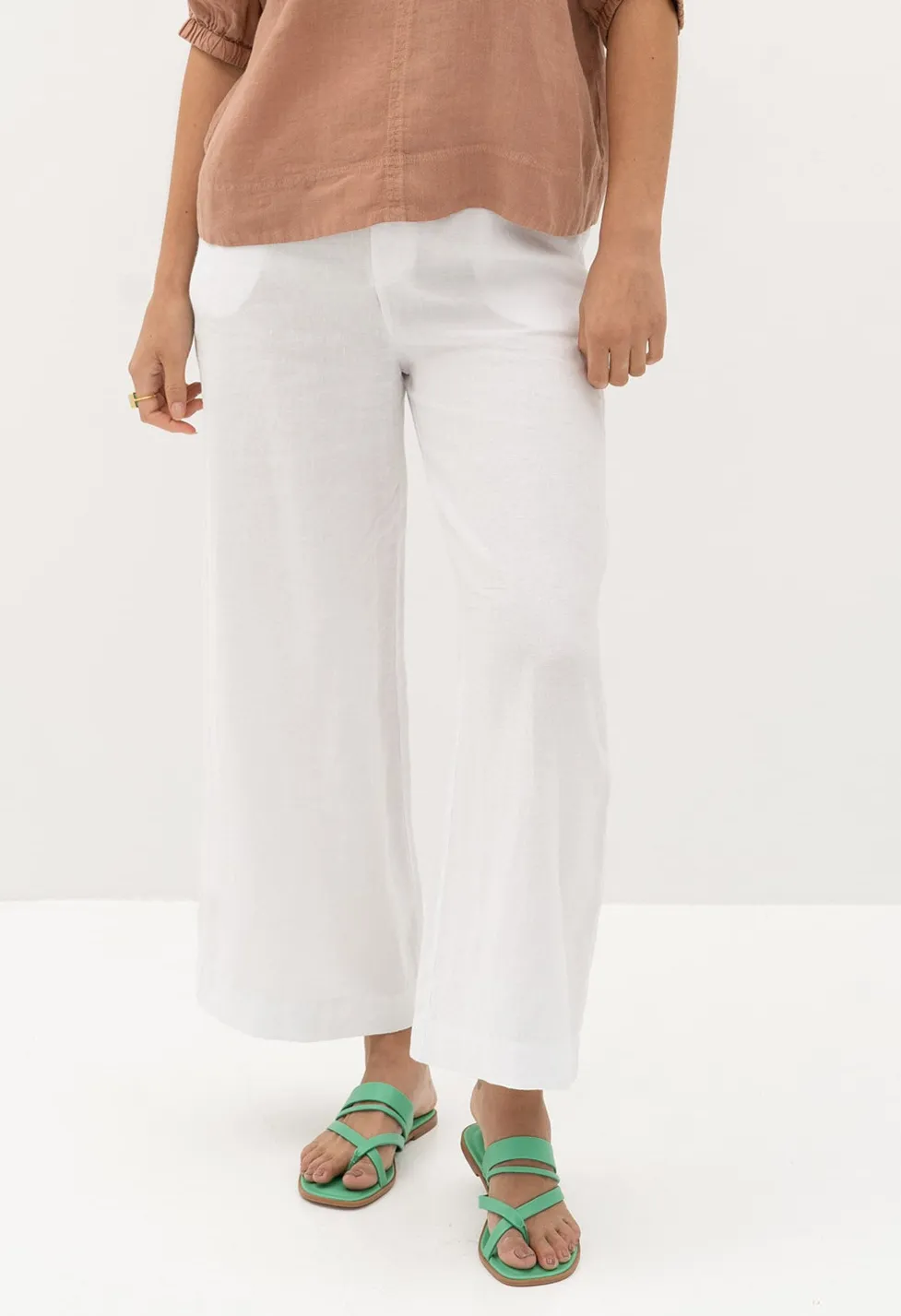 Coast Pant in White