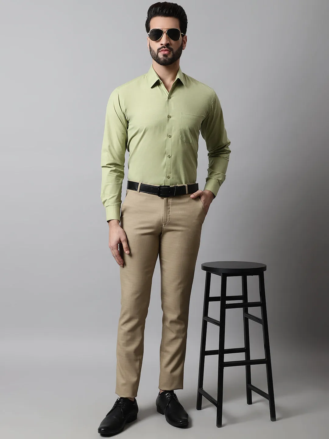 Men Pista Green Classic Slim Fit Solid Formal Shirt