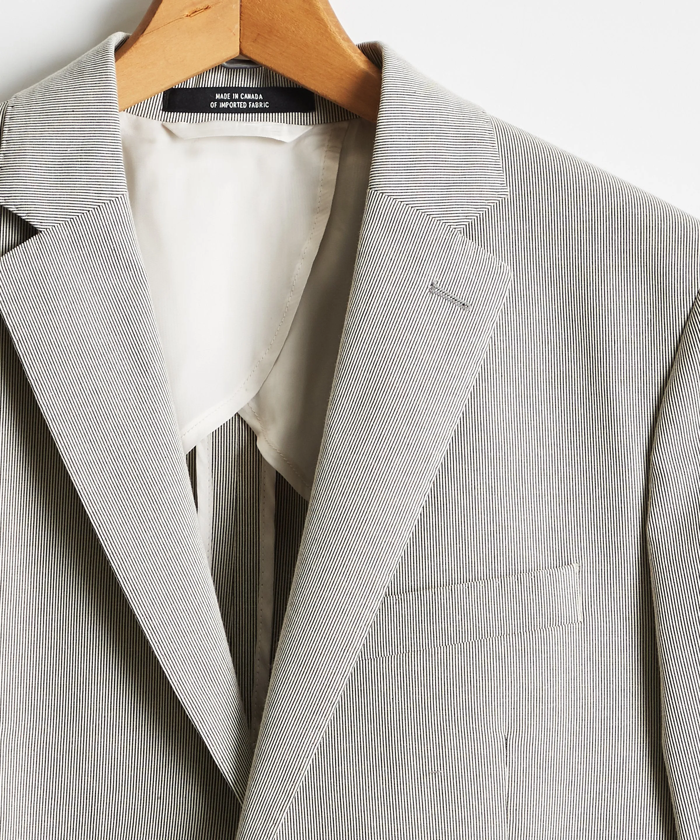 Sutton Fine Corded Suit Jacket in Navy