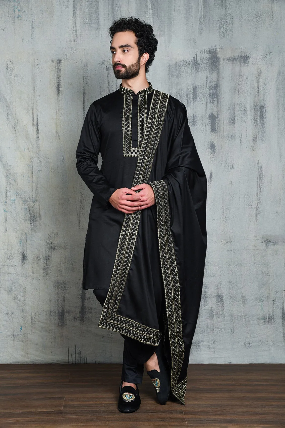 VELVET BLACK SATIN KURTA SET WITH ZARI EMBROIDERY