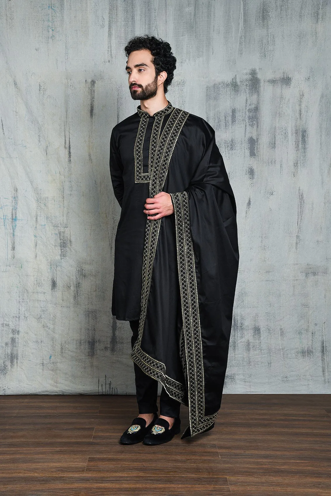 VELVET BLACK SATIN KURTA SET WITH ZARI EMBROIDERY