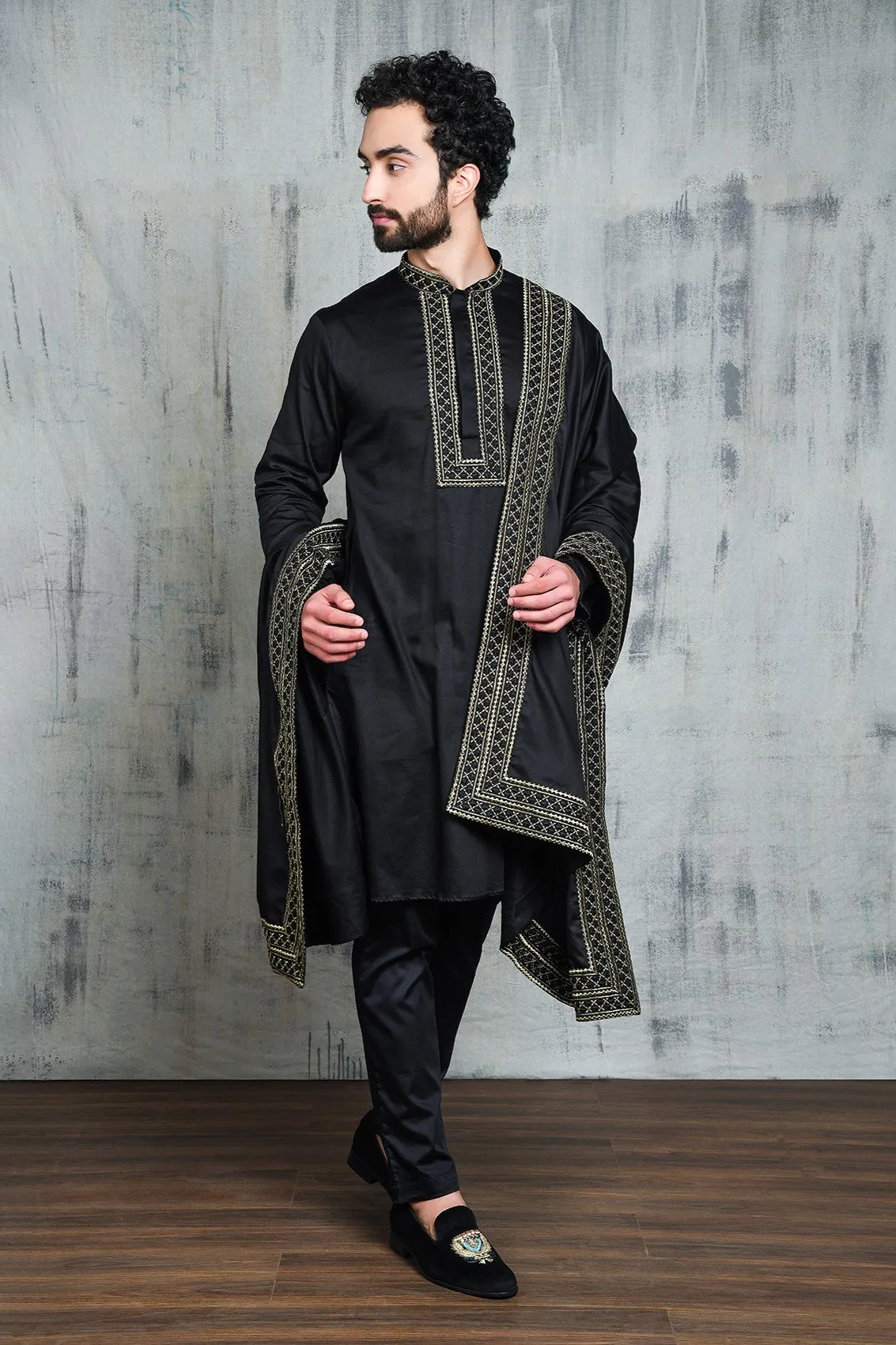 VELVET BLACK SATIN KURTA SET WITH ZARI EMBROIDERY